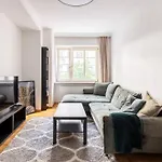 Apartment Near Metro & Netflix - Kingsize Bed
